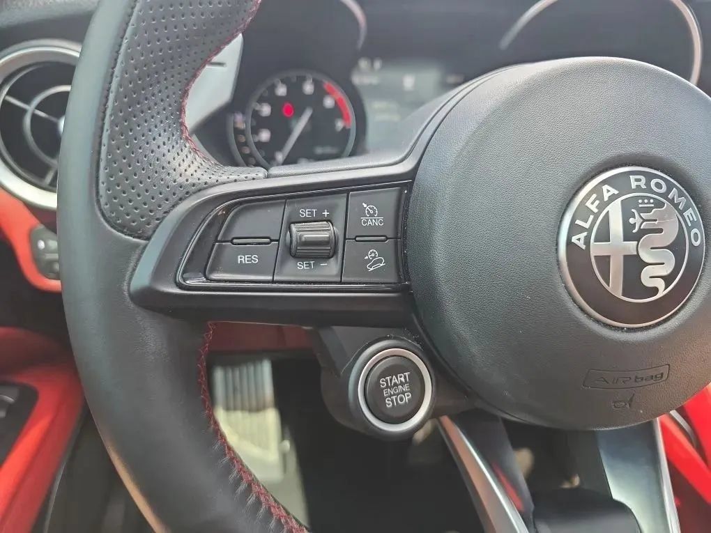 Used 2020 Alfa Romeo Stelvio Ti Sport w/ Quick Order Package 22S Sport AWD/4WD image 20
