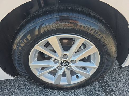 Used 2025 Toyota Camry LE FWD image 7