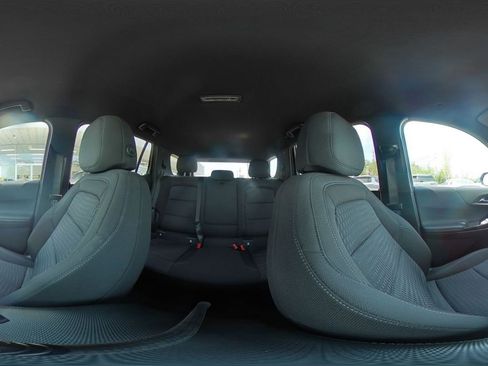 Used 2025 Chevrolet Equinox LT image 43