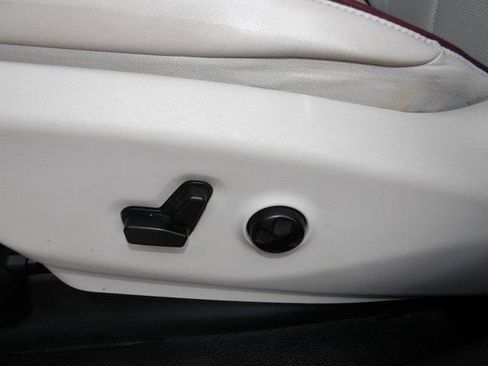 Used 2018 Chrysler Pacifica Limited w/ Tire & Wheel Group image 27