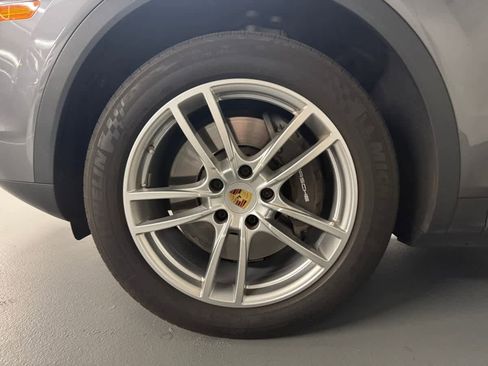 Used 2023 Porsche Cayenne image 21