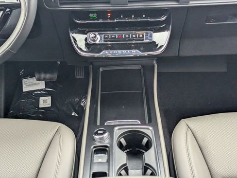 New 2026 Lincoln Corsair Premiere image 16