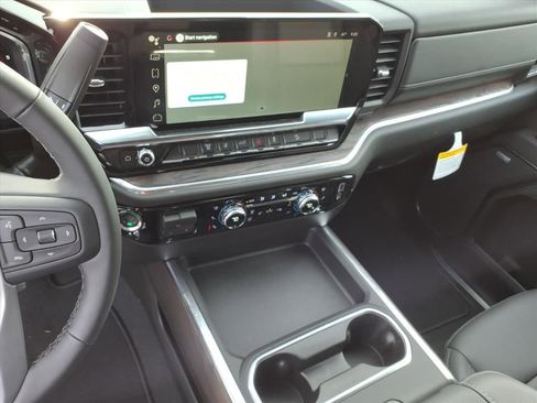 New 2026 GMC Sierra 2500 SLT w/ SLT Convenience Package image 16