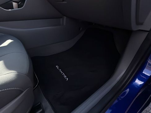 Certified 2025 Hyundai Elantra Sport image 46