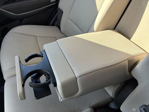 Used 2017 Hyundai Santa Fe Sport image 32