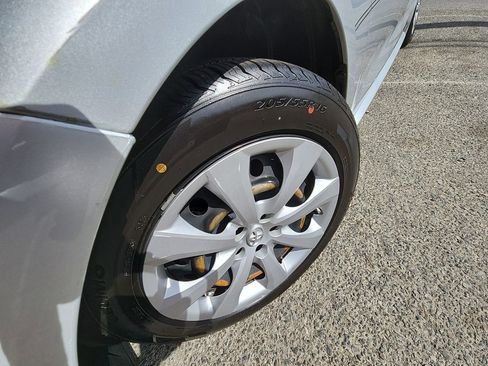 Used 2022 Toyota Corolla LE FWD image 18