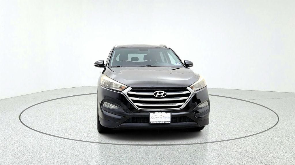 Used 2017 Hyundai Tucson SE Plus FWD image 2