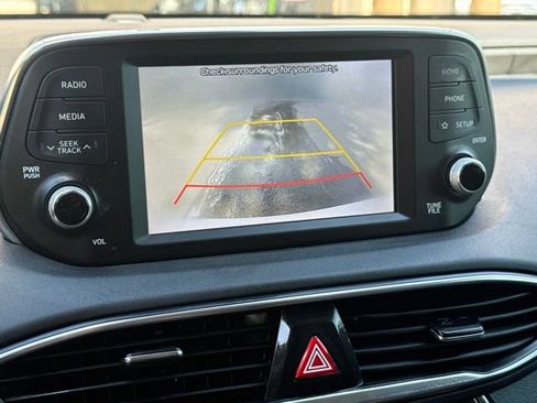 Used 2019 Hyundai Santa Fe SEL FWD image 19
