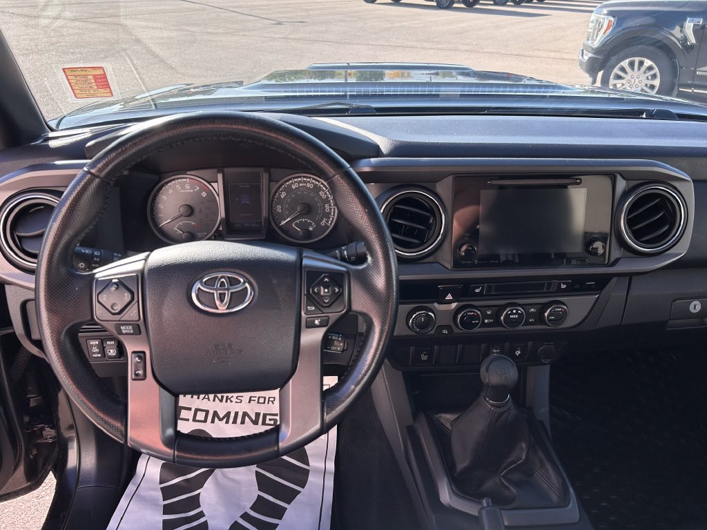 Used 2017 Toyota Tacoma TRD Sport AWD/4WD image 10