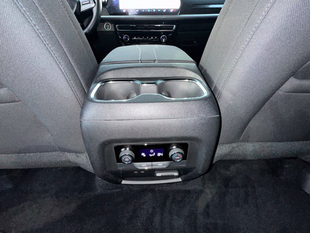 Used 2025 Chevrolet Traverse LT w/ Midnight/Sport Edition FWD image 28
