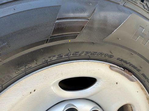 Used 2011 Chevrolet Express 2500 LS image 15