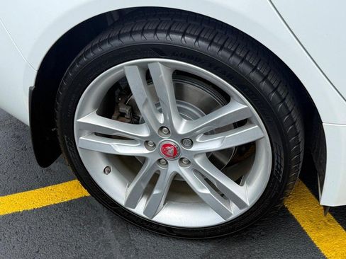 Used 2018 Jaguar XE Prestige AWD/4WD image 12