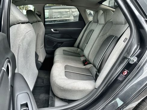 Used 2021 Hyundai Sonata SE FWD image 4