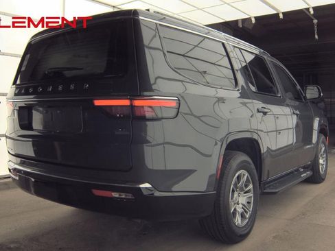 Used 2023 Jeep Wagoneer 4WD image 9