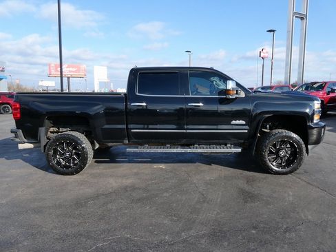Used 2018 Chevrolet Silverado 2500 High Country w/ Duramax Plus Package image 4
