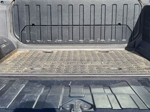 Used 2005 HUMMER H2 SUT w/ Preferred Equipment Group image 30