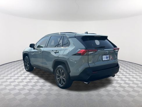 Used 2022 Toyota RAV4 XLE Premium AWD/4WD image 9