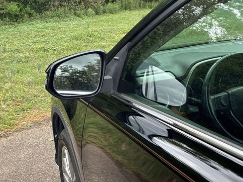 Used 2016 Toyota RAV4 Limited w/ Advanced Technology Package image 19