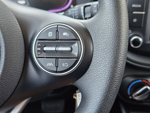 Used 2025 Kia Soul LX w/ LX Technology Package FWD image 27