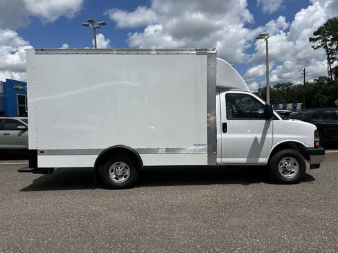 New 2025 Chevrolet Express 3500 Work Van w/ Power Convenience Package image 16
