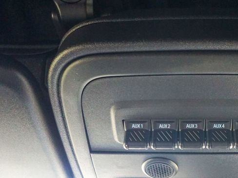 Used 2023 Ford Bronco Wildtrak image 28