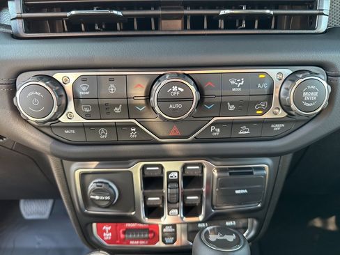 New 2026 Jeep Wrangler Unlimited Rubicon image 39