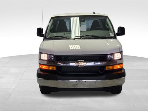 Used 2025 Chevrolet Express 2500 w/ Driver Convenience Package RWD image 13