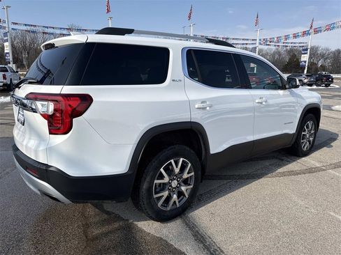 Used 2023 GMC Acadia SLT w/ Preferred Package image 6