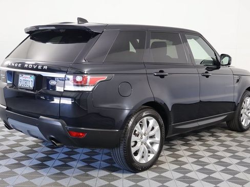 Used 2017 Land Rover Range Rover Sport SE AWD/4WD image 4