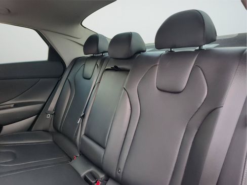 Used 2024 Hyundai Elantra Limited FWD image 13