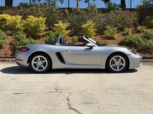 Used 2019 Porsche 718 Boxster RWD image 2
