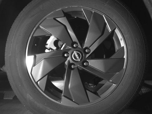 Used 2025 Nissan Rogue SV FWD image 12
