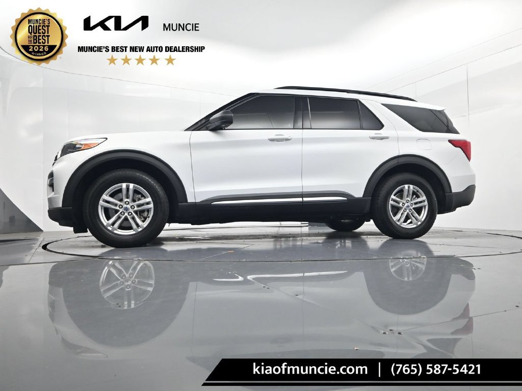 Used 2023 Ford Explorer XLT w/ Equipment Group 202A RWD image 38