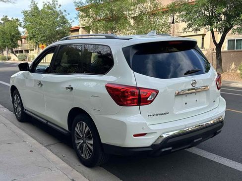 Used 2020 Nissan Pathfinder SL image 6