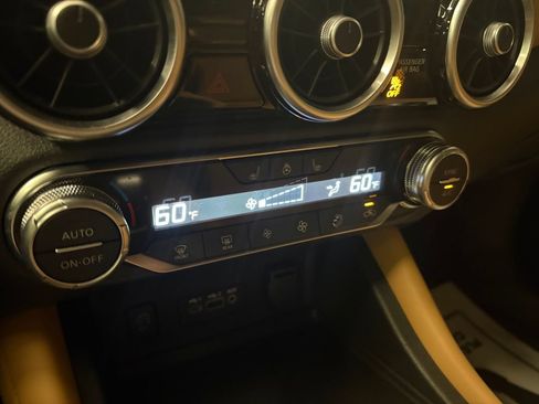 Used 2024 Nissan Sentra SV w/ SV Premium Package FWD image 15