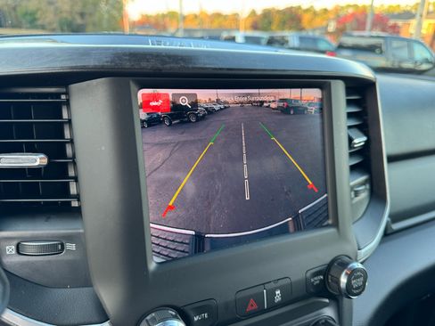 Used 2024 RAM 3500 Big Horn image 28