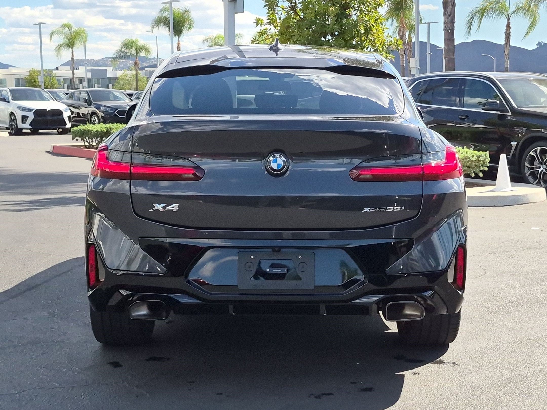 Used 2025 BMW X4 xDrive30i w/ Premium Package AWD/4WD image 9