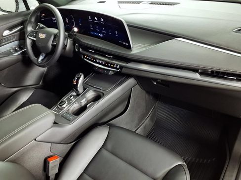 Used 2024 Cadillac XT4 Premium Luxury w/ LPO, Floor Liner Package FWD image 12