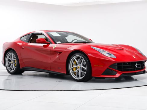Used 2016 Ferrari F12 Berlinetta RWD image 10
