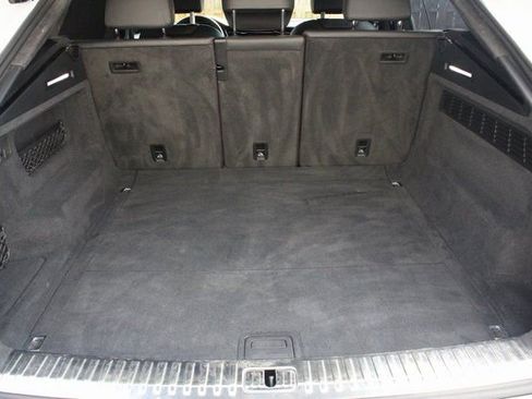 Used 2019 Audi Q8 Prestige w/ Luxury Package image 25