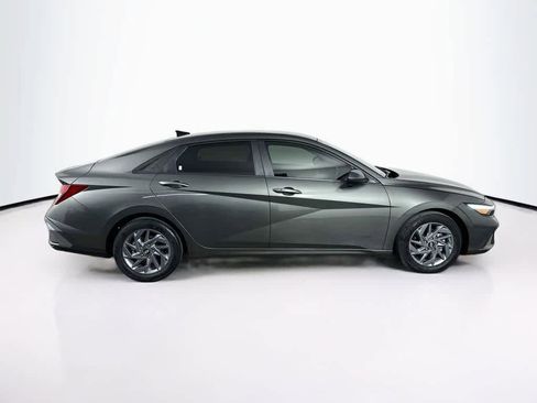 Used 2024 Hyundai Elantra SEL FWD image 25