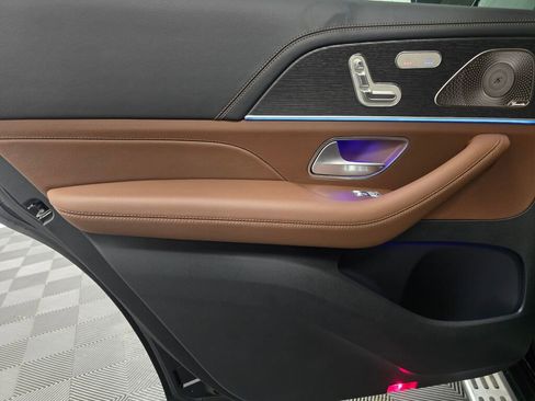 New 2026 Mercedes-Benz GLS 580 4MATIC image 23