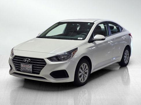 Used 2022 Hyundai Accent SE FWD image 3