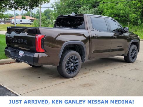 Used 2025 Toyota Tundra Limited AWD/4WD image 3