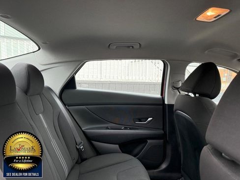 Used 2024 Hyundai Elantra SEL FWD image 15