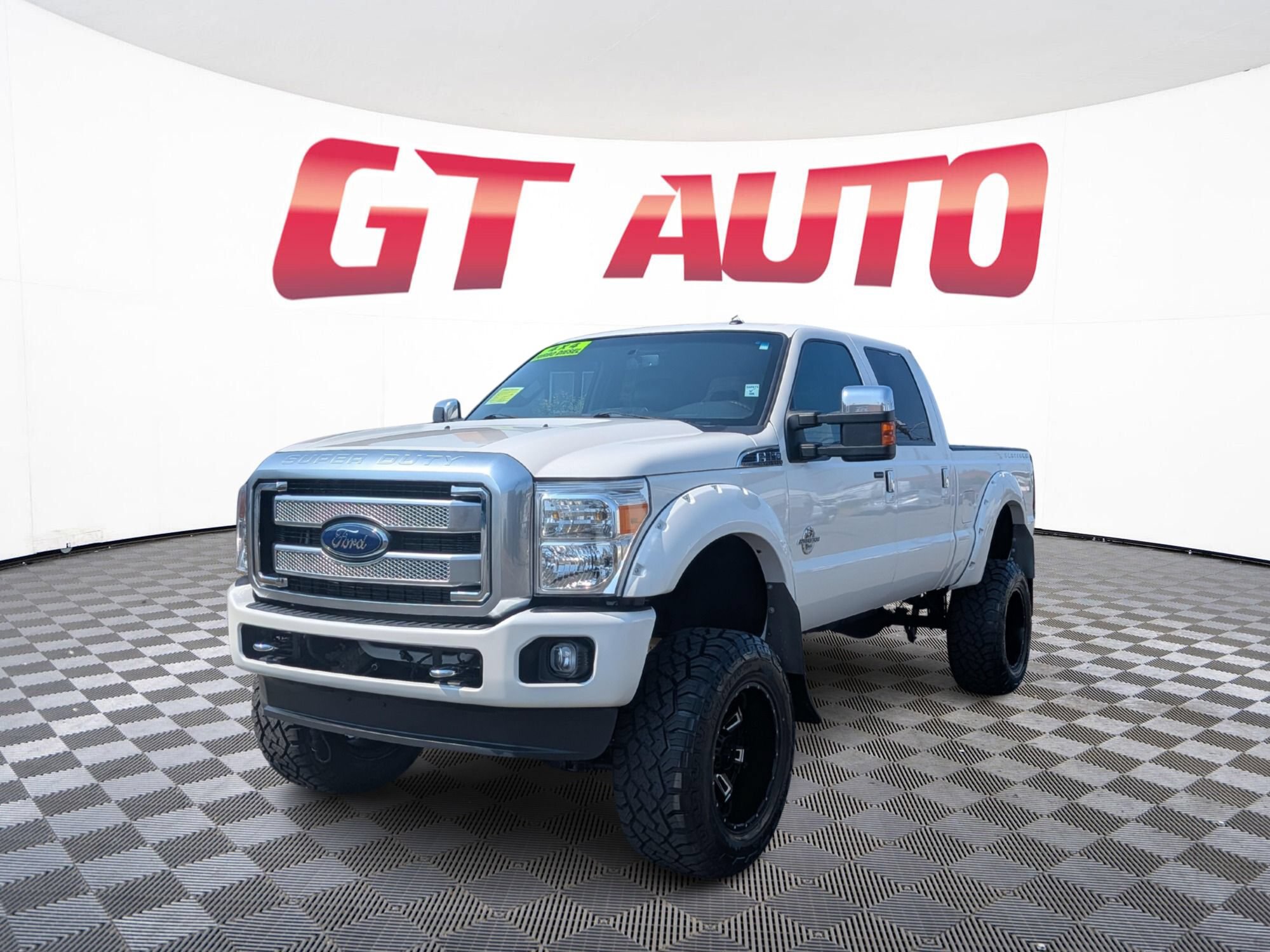 Used 2016 Ford F350 Platinum w/ Platinum Package AWD/4WD image 2