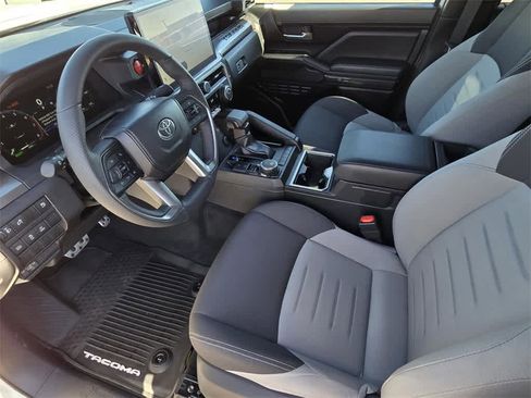 Used 2024 Toyota Tacoma TRD Sport image 15