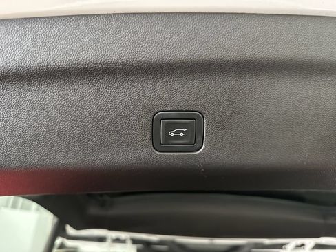 Used 2021 Chevrolet Suburban Premier w/ Premium Package AWD/4WD image 39