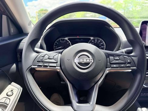 Used 2024 Nissan Sentra SV FWD image 18
