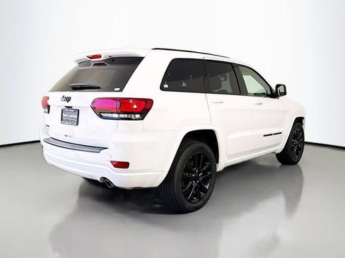 Used 2022 Jeep Grand Cherokee Laredo X AWD/4WD image 7
